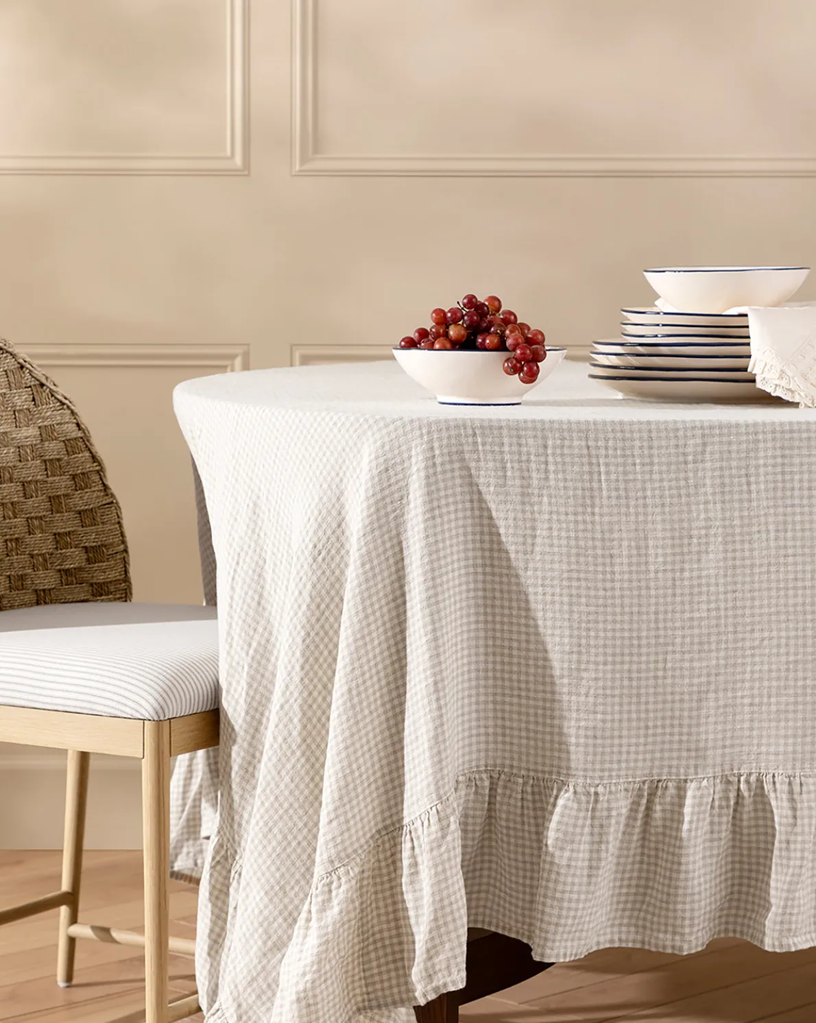 Catania Linen Ruffle Tablecloth