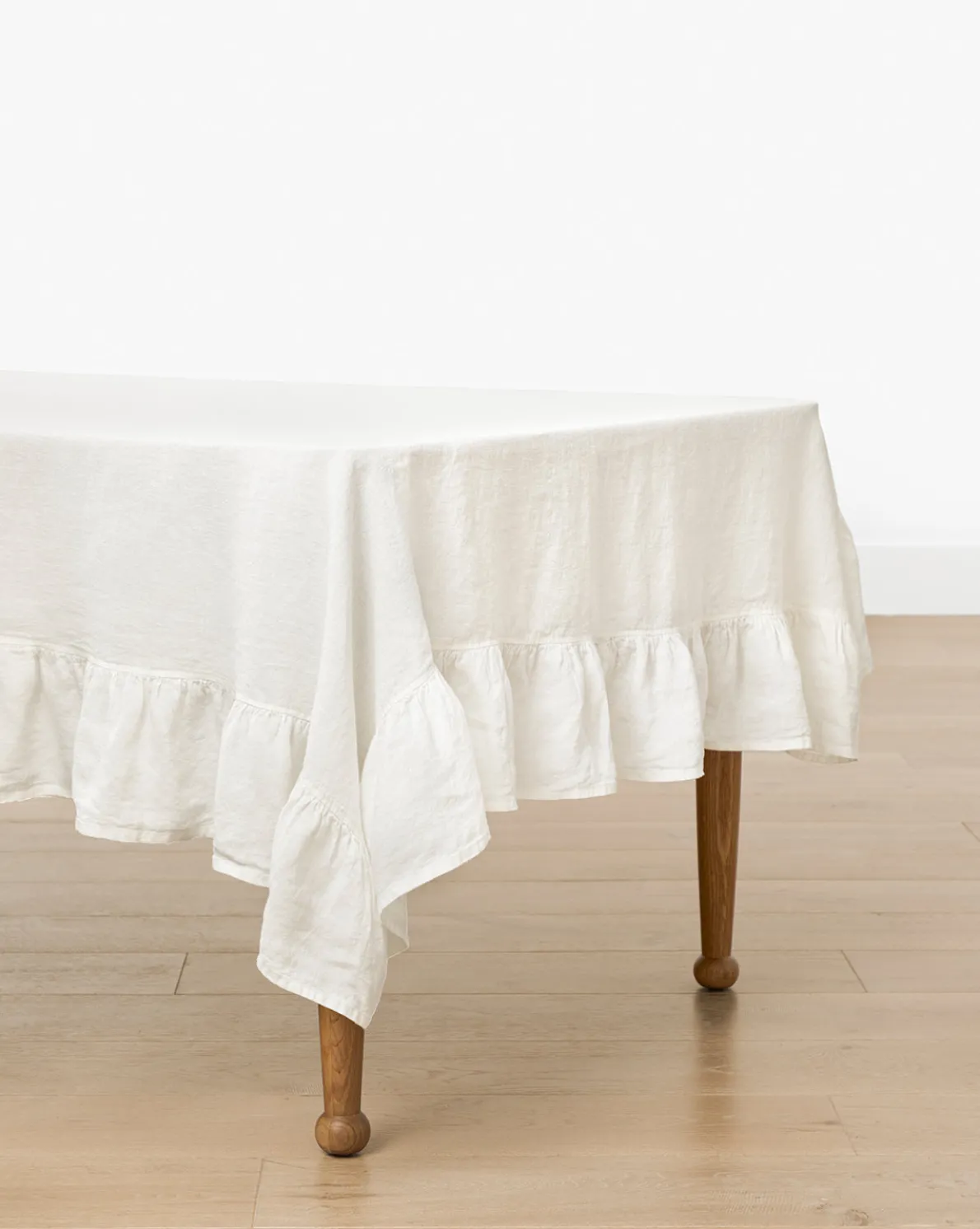 Catania Linen Ruffle Tablecloth