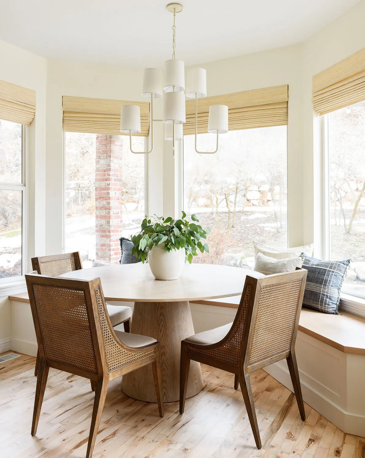 Go Lightly Medium Chandelier