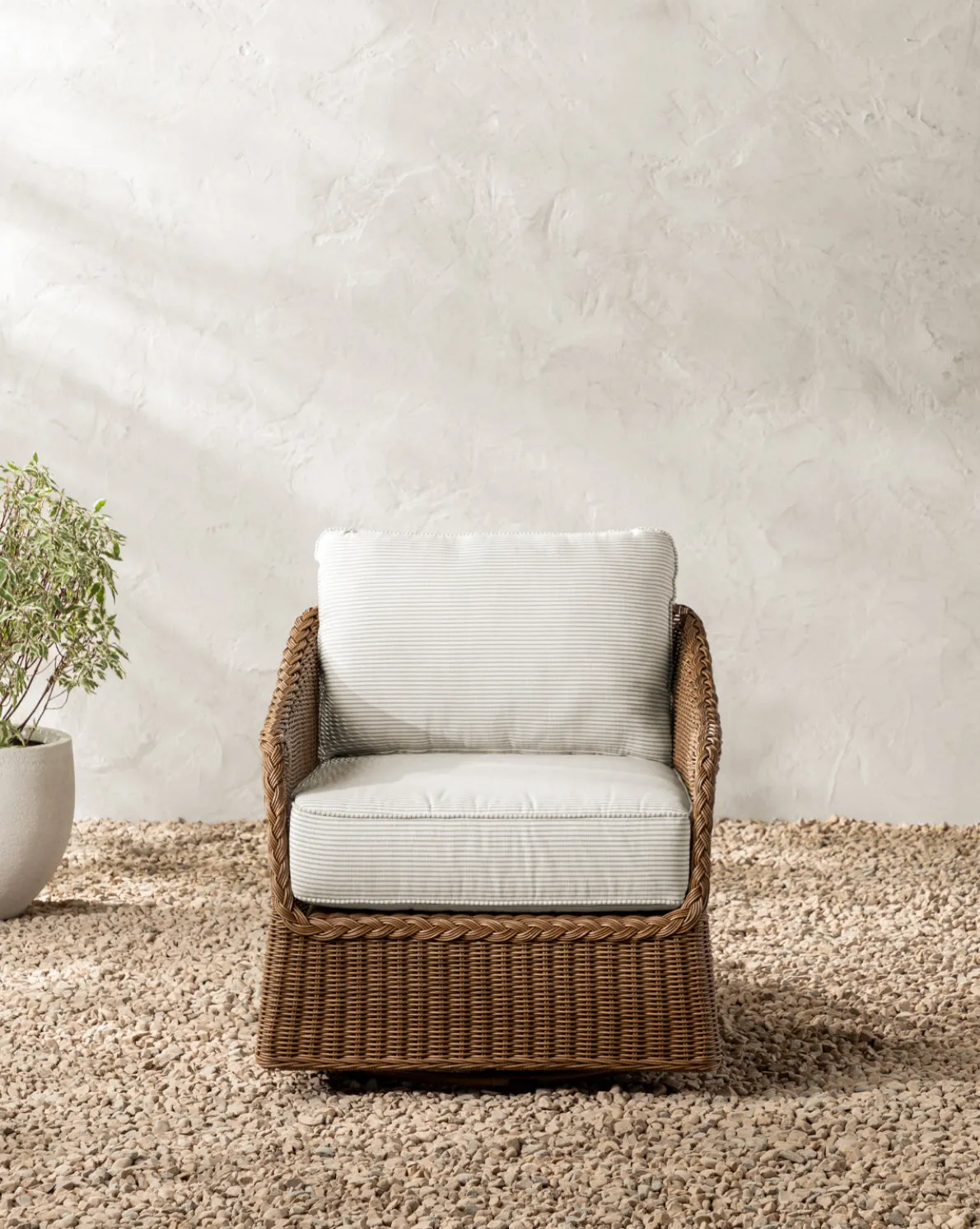 Haviland Outdoor Swivel Lounge Chair