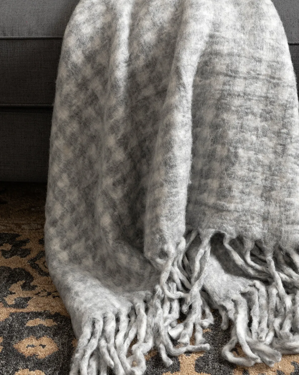 Kirsley Houndstooth Throw