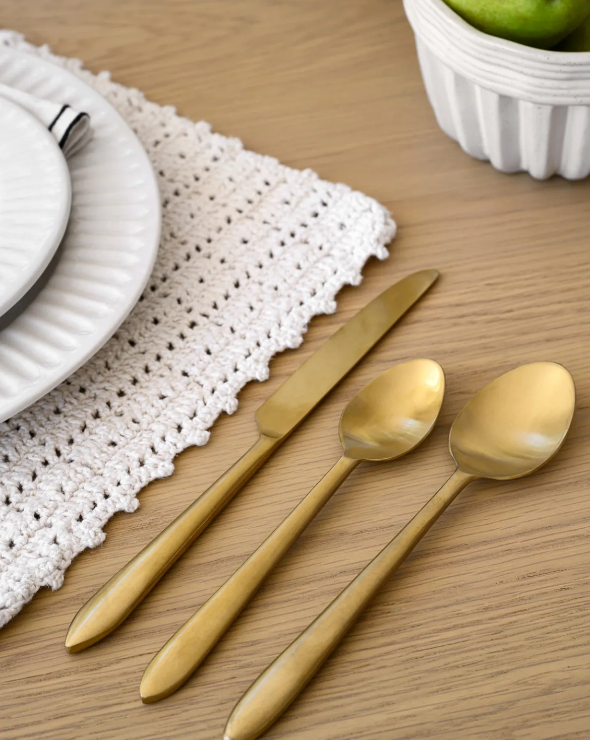 Lilia Flatware (Set of 5)