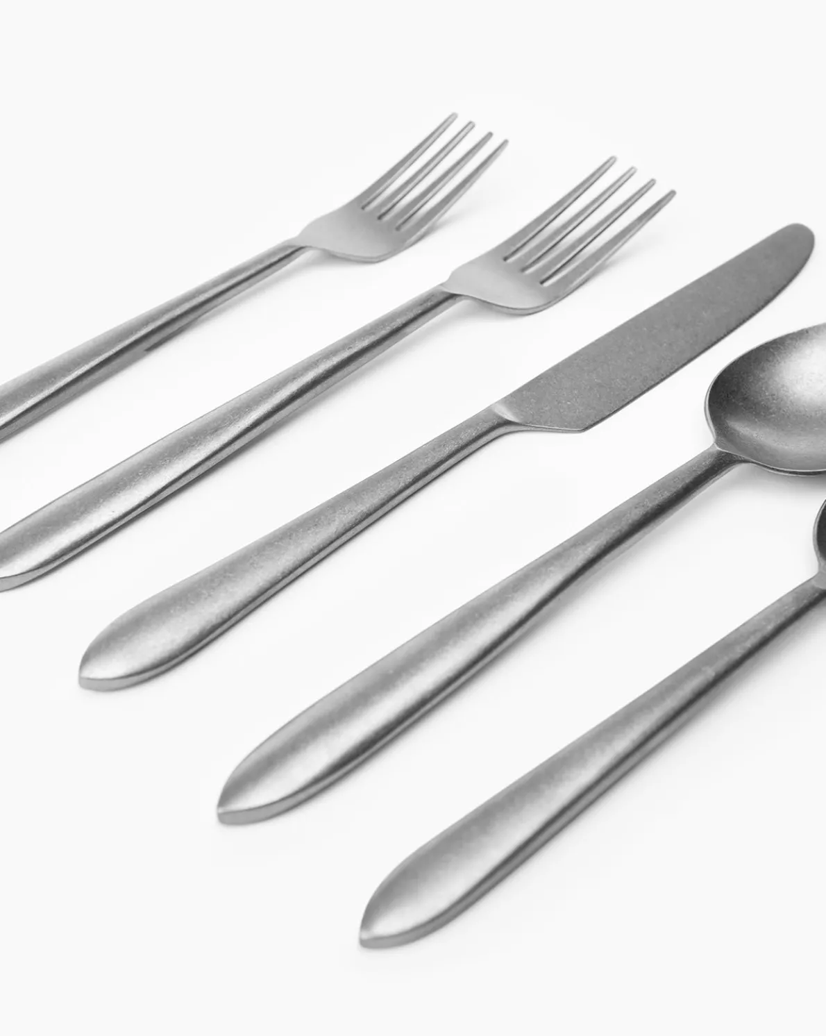 Lilia Flatware (Set of 5)
