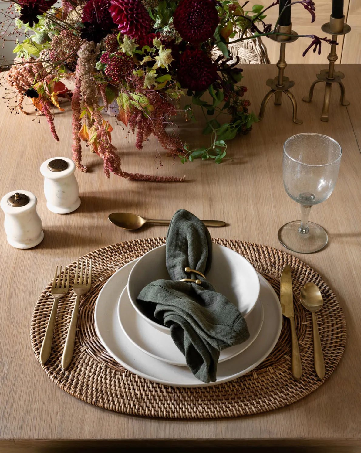 Lilia Flatware (Set of 5)