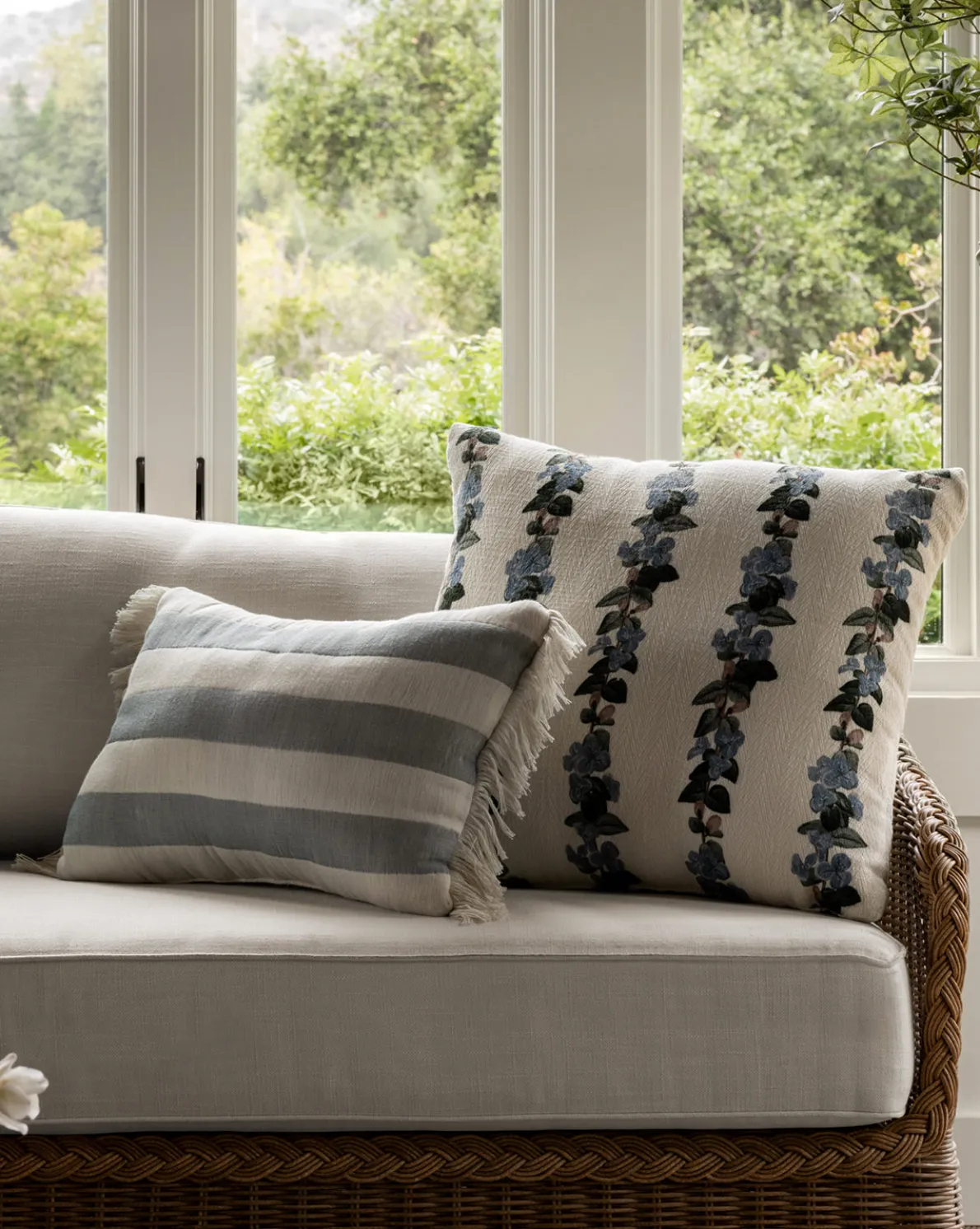 Malyn Indoor/Outdoor Pillow