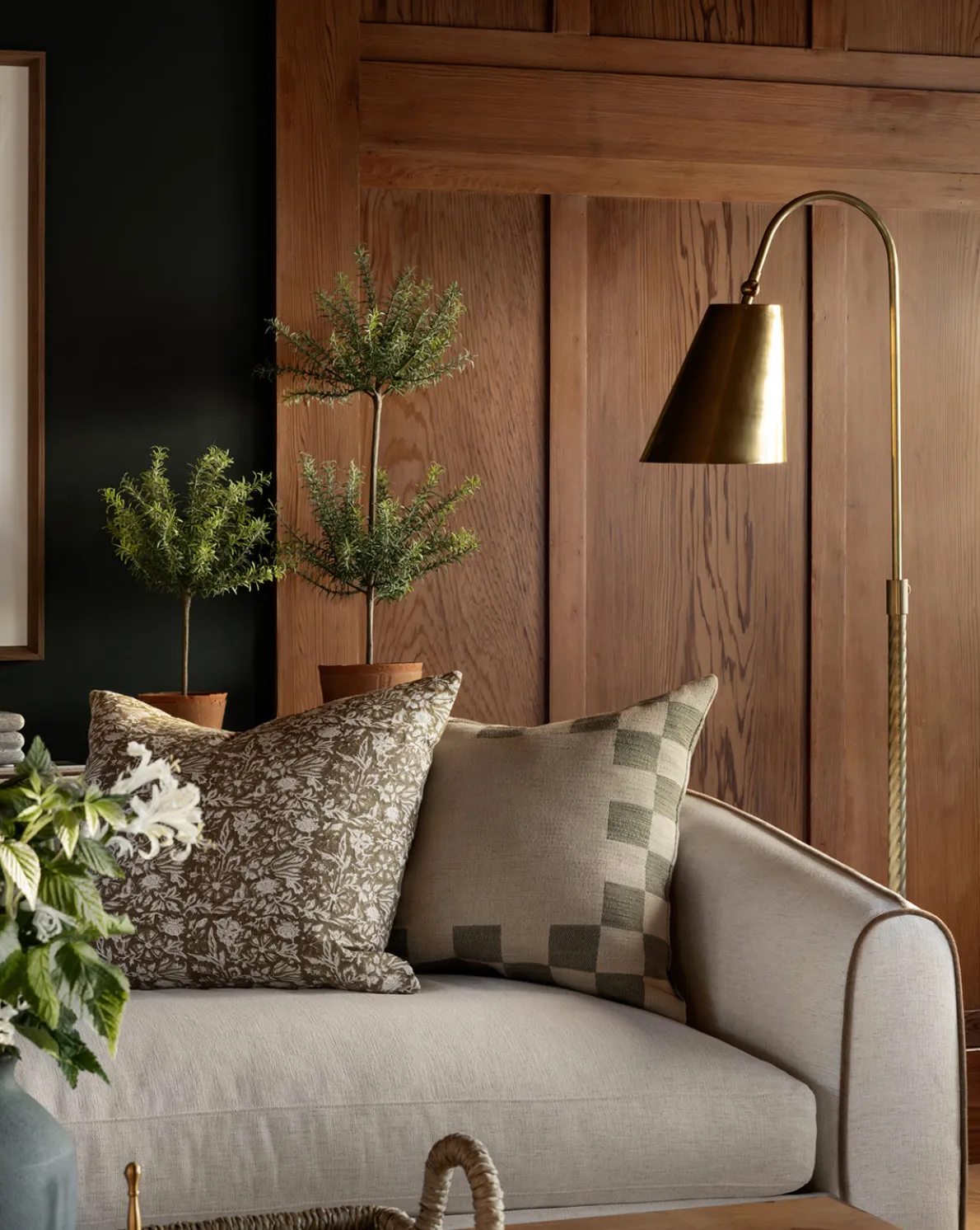 Saylor Floor Lamp