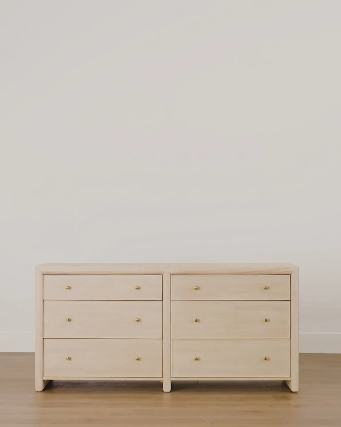 Tellerbeck Dresser