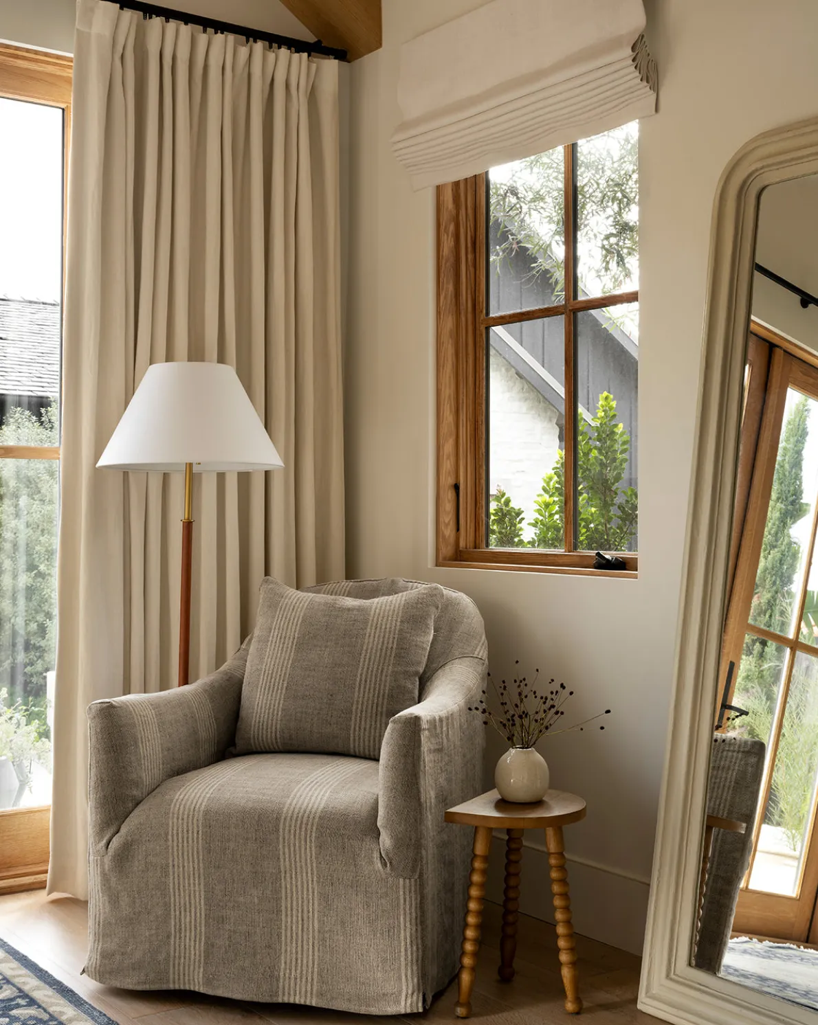 Trudeaux Slipcover Swivel Chair