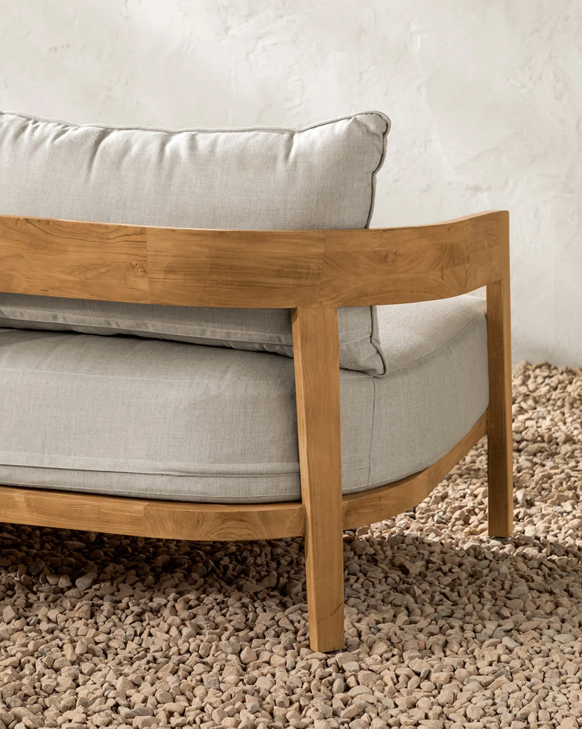 Vento Outdoor Sofa 68.75